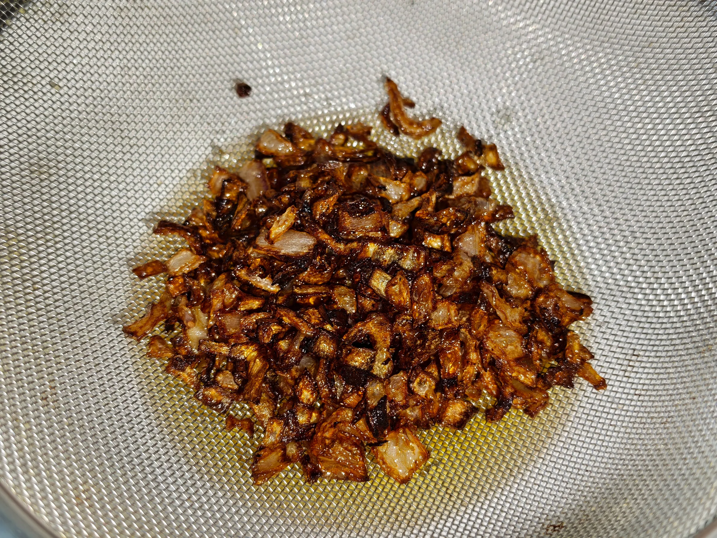 Fried onion crisps, drained