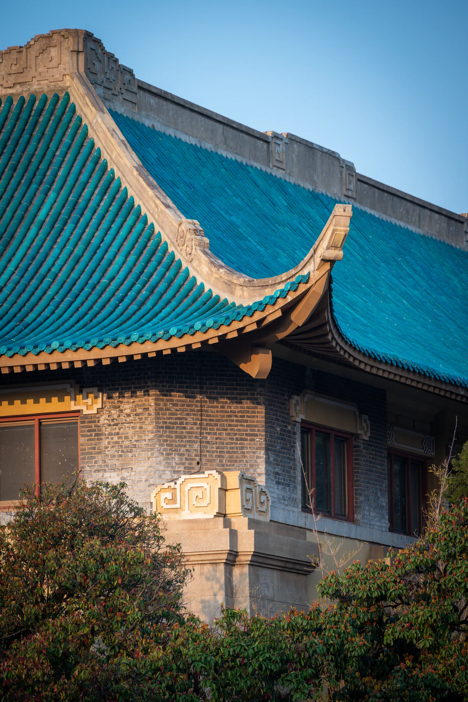 Glazed roof tiles at a corner of Sakura Top